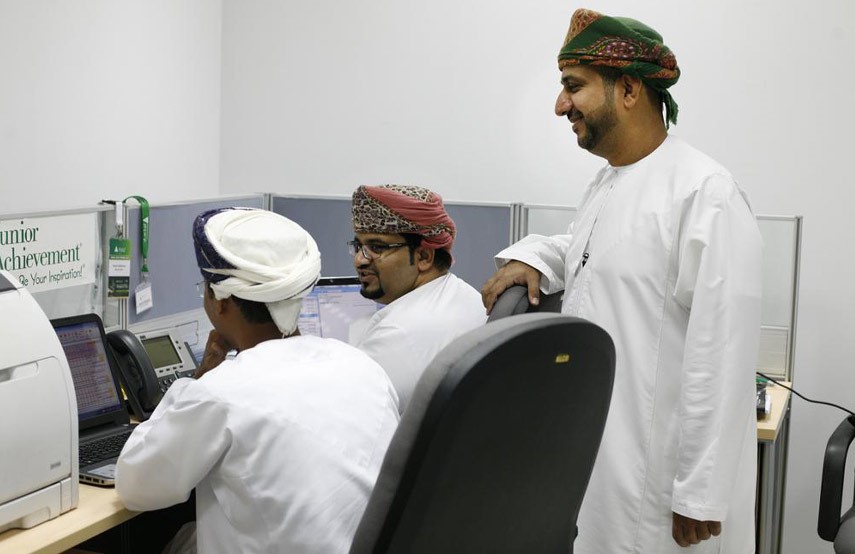 بررسی قوانین کار در عمان در بلاگ هرمس اپلای